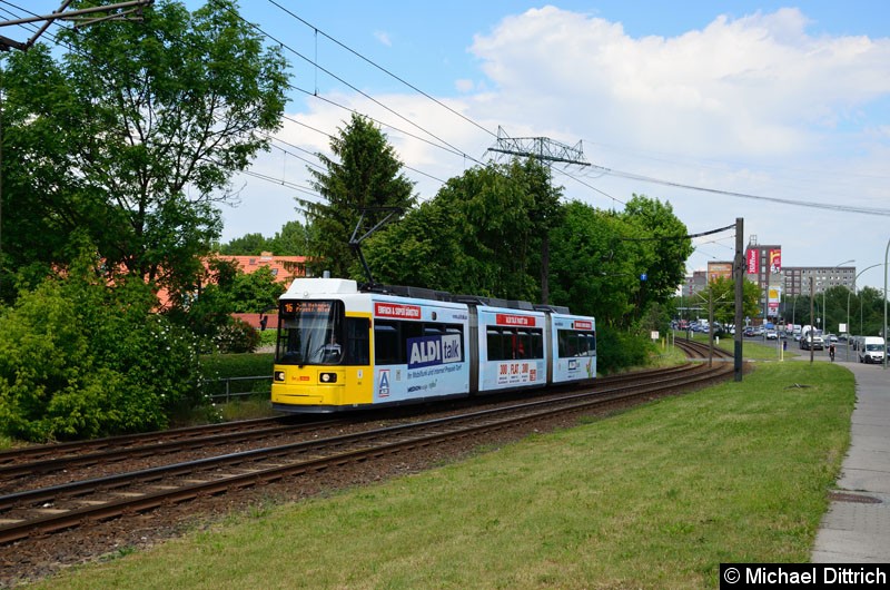 Bild: 1511 als Linie 16 kurz vor der Haltestelle Landsberger Allee/Rhinstr.