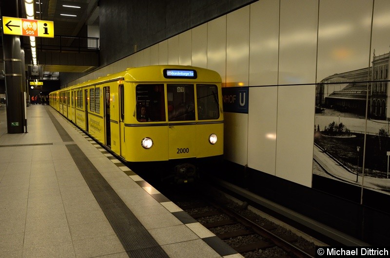 Bild: 2000/2001 und 2020/2021 als Linie U55 am Hauptbahnhof.