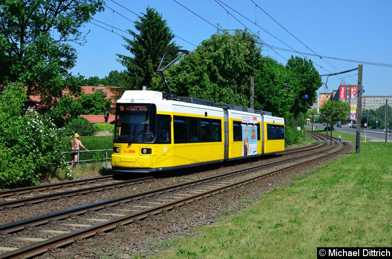 Bild: 1502 als Linie 16 kurz vor der Haltestelle Landsberger Allee/Rhinstr.